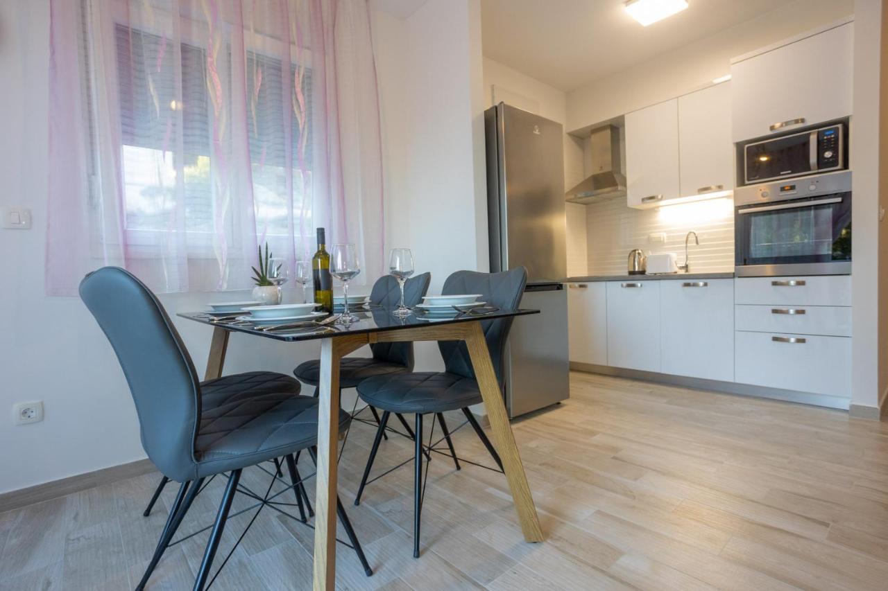 R&R Residence Podstrana Rom bilde